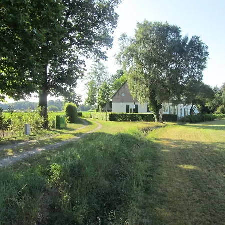 In Verbouwde Boerderij, Een Eigen Slaap En Zit Kamer, Eigen Douche En Toilet, Terras Met Gedeelde Ruime Hal