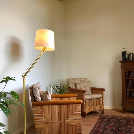 B&B In Verbouwde Boerderij, Een Eigen Slaap En Zit Kamer, Eigen Douche En Toilet, Terras Met Gedeelde Ruime Hal *
